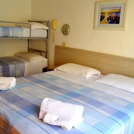 Pensionat New Cirene Triple For 3 People Full Package *