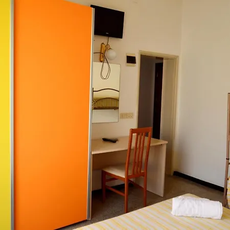 بيت ضيافة New Cirene Triple For 3 People Full Package